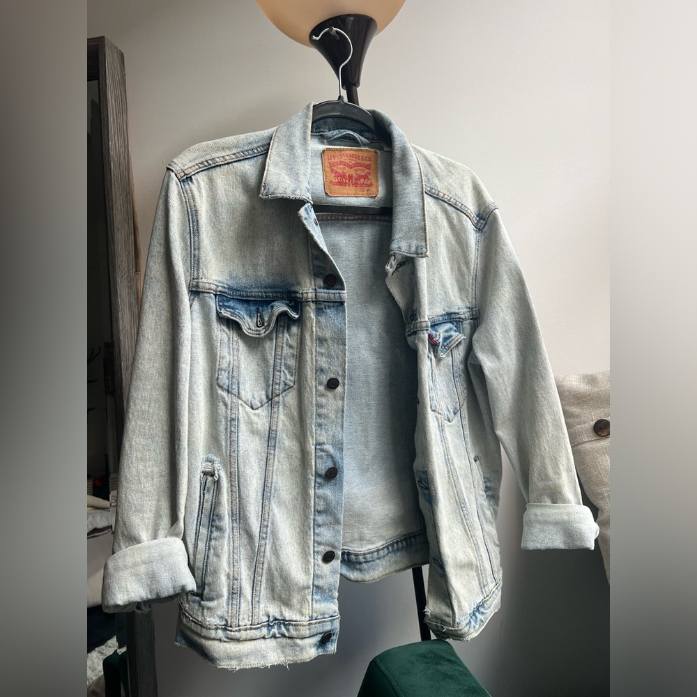 Oversized Levi’s Acid Washed Jean Jacket